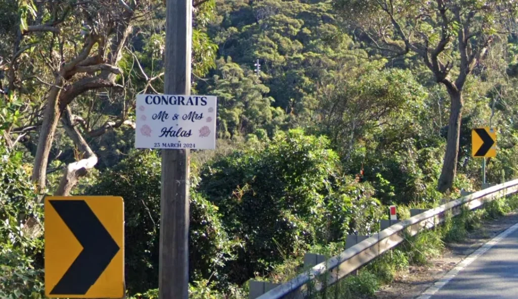 Bilgola Bends signs 

